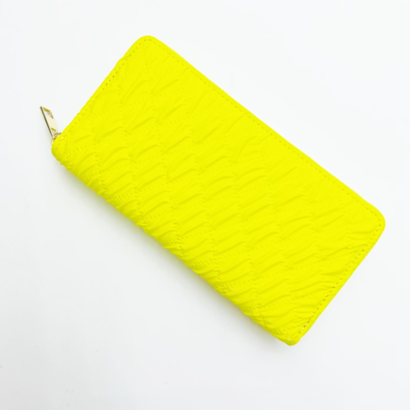 Fábrica de yiwu nueva venta caliente en relieve material especial billetera de alta calidad europa y américa venta caliente bolsa de teléfono móvil bolsa de tarjeta de gran capacidad regalos de navidad regalos de fiesta producción propia procesamiento OEM Specification image