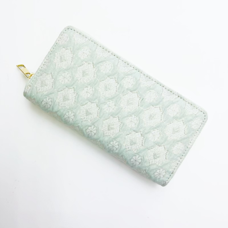 Fábrica de yiwu nuevo estilo single pull bag monedero de flores plisadas de alta calidad venta caliente en europa y Estados Unidos bolsa de teléfono móvil bolsa de tarjetas de gran capacidad regalos de vacaciones muestras hechas a medida procesamiento de materiales entrantes transfronterizo especial Specification image