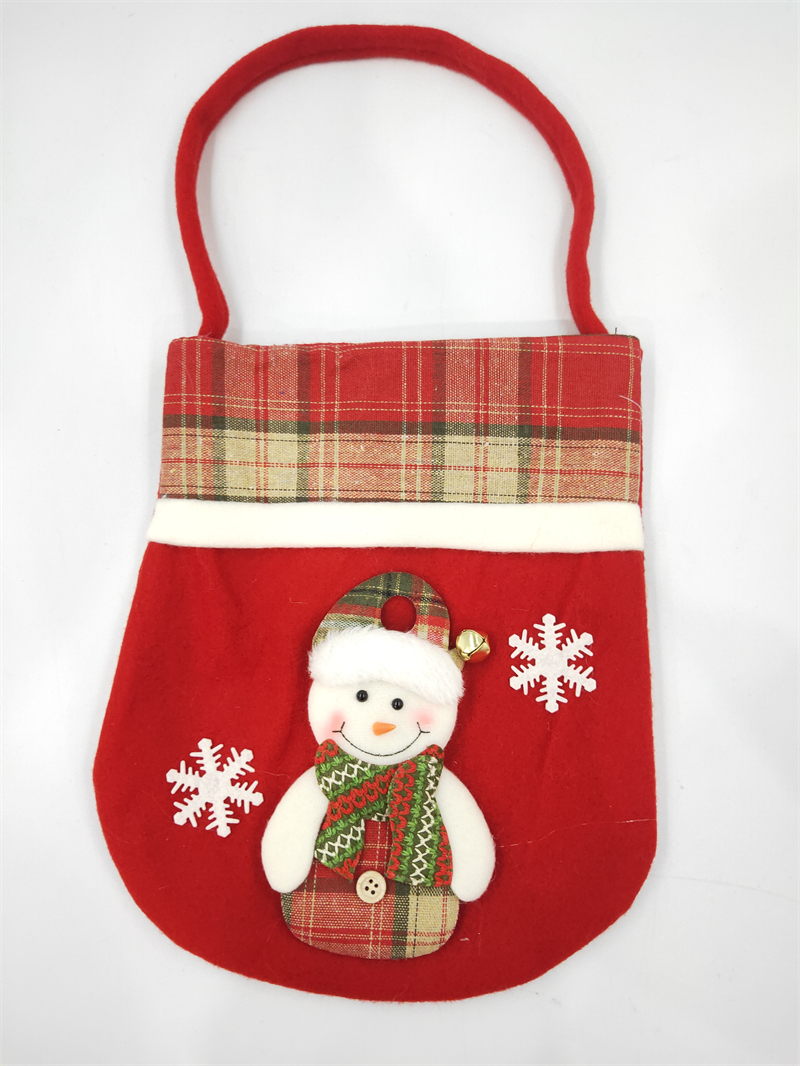 Cheung Chau Christmas Linen Edge Carry-On Gift Bag Snowman Claus Stocking Ornament Gift Bag Application Scenario