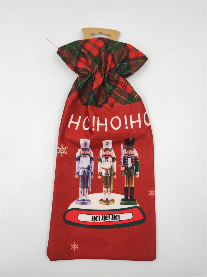 Cheung Chau Christmas Christmas New Party Supplies Christmas Decorations Christmas Cartoon Printed Wine Bag Christmas Decoration Wine Bottle Sleeve Application Scenario
