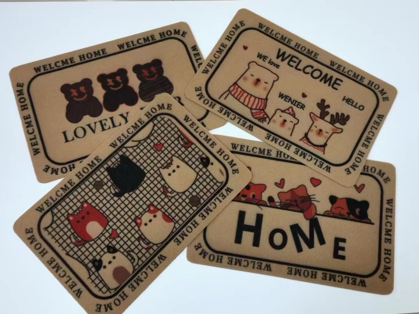 Thick PVC base imitation coconut palm printed floor mat, rubbing mat, door mat, foot mat, indoor mat, household mat, and mud scraper mat. The thickness is 6mm, and the dimensions are 38*58CM/43*73/48*78CM Application Scenario
