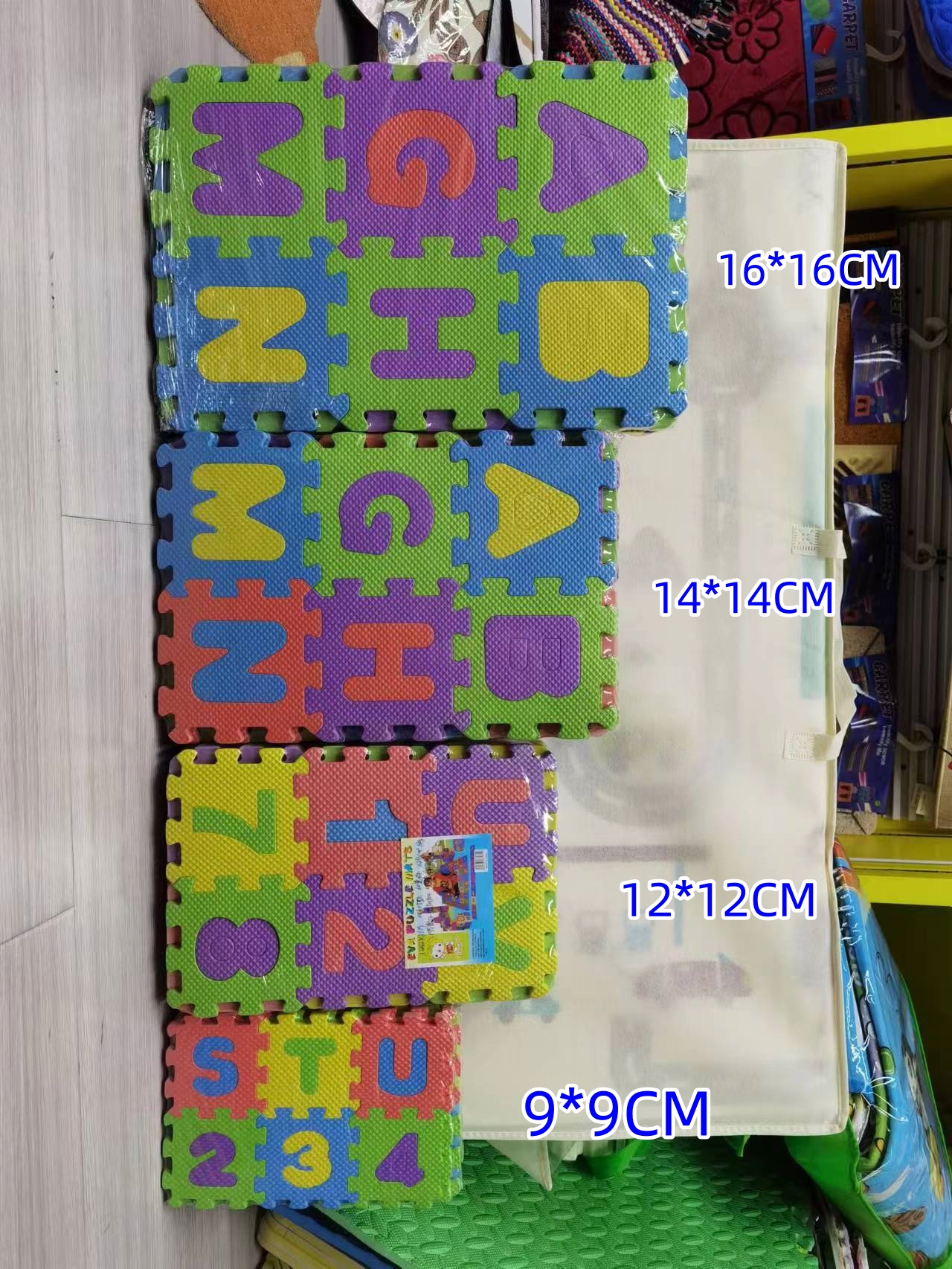 8mm thick small EVA puzzle floor mat, 36 pieces of English letters and numbers, foamed puzzle mat, children's manual puzzle, small floor mat, children's educational cognitive toy puzzle, size 14*14CMCM Application Scenario