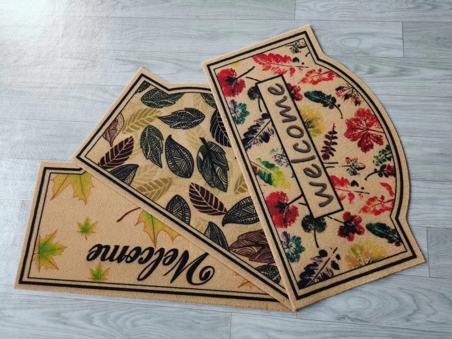 The thickness dimensions of the thin PVC base imitation shape coconut palm printed floor mat, rubbing mat, door mat, foot mat, indoor mat, household mat and mud scraper mat are 38*58/43*73/58*88cm full figure