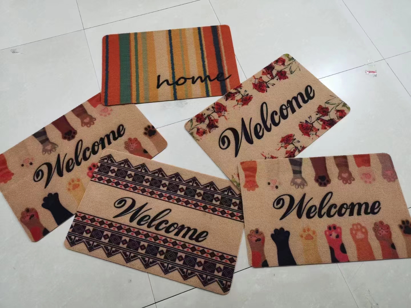 Thick PVC base imitation coconut palm printed floor mat, rubbing mat, door mat, foot mat, indoor mat, household mat, and mud scraper mat. The thickness is 6mm, and the dimensions are 38*58CM/43*73/48*78CM Item Picture