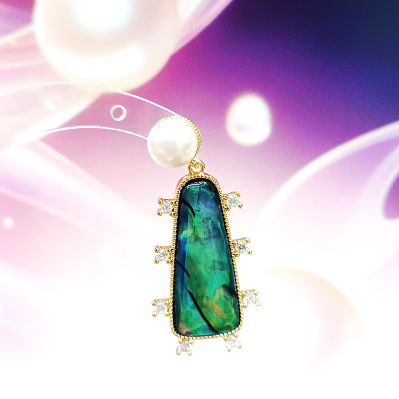 Yiwu Hui Bo Di ED086036 abalone shell freshwater pearl stud earrings Application Scenario
