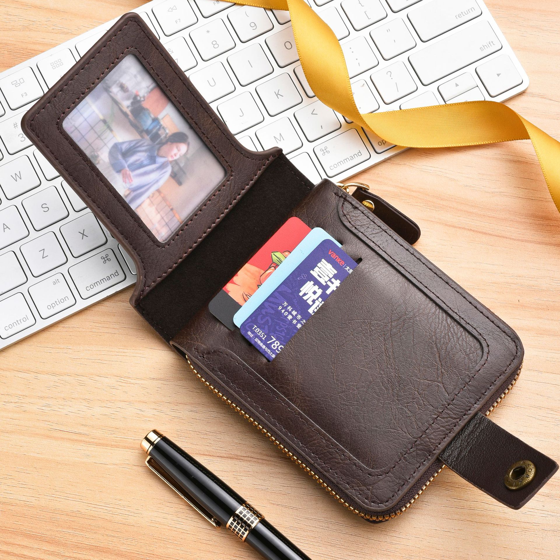 ! Flash Sale, Surprise Gift For Men! Value Wallet Card Bag 2 In 1, Do Not Buy You Will Definitely Regret The Product! Application Scenario