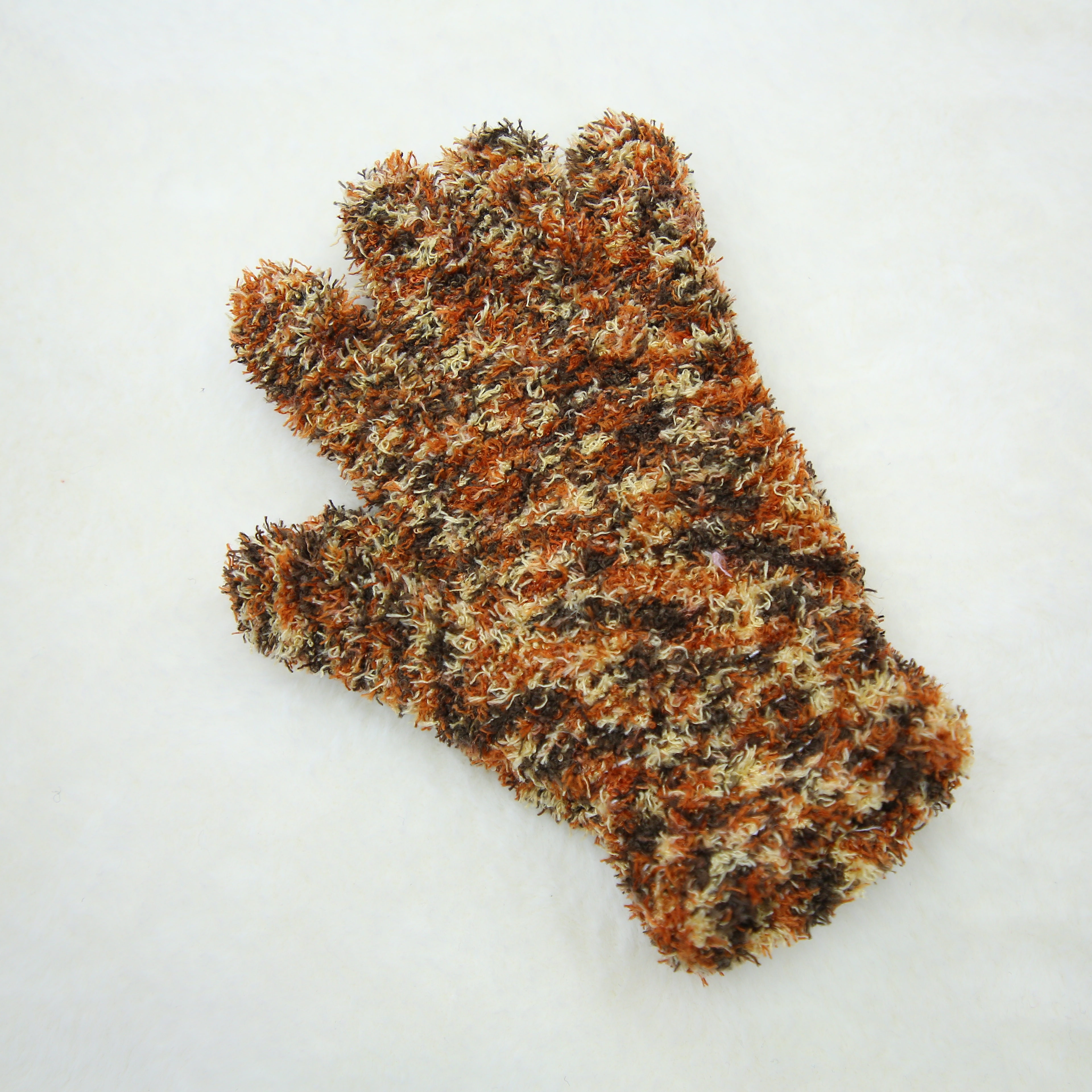Men's And Women's Gloves Winter Plus Fleece Thickened Cold Cycling Warm Wool Mohair Knitted Gloves Wholesale 23 Application Scenario