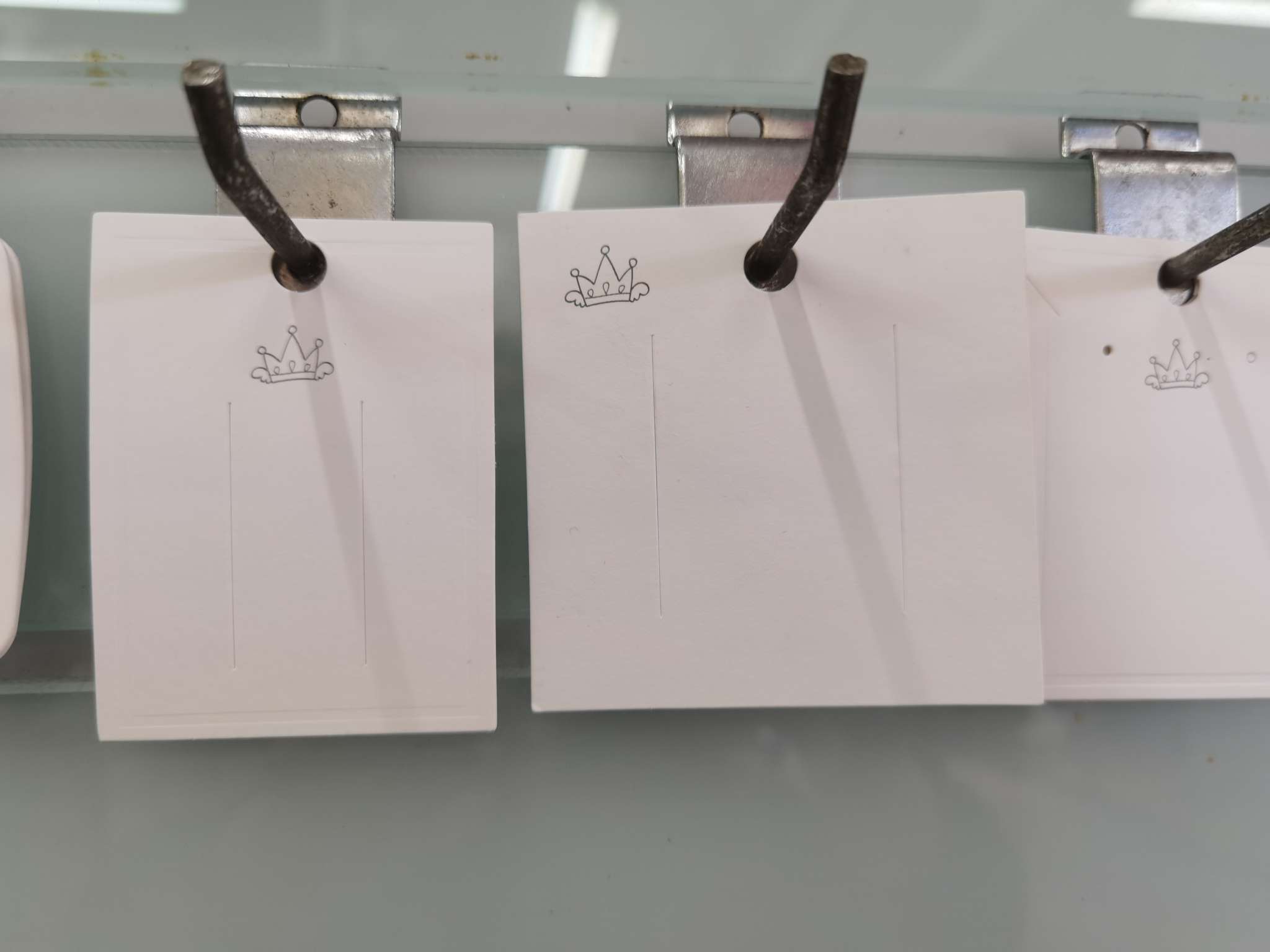 Factory direct sales 4.5*6 popular accessory packaging, folding hanging card, necklace bracelet, rubber band card, kraft paper card Item Picture