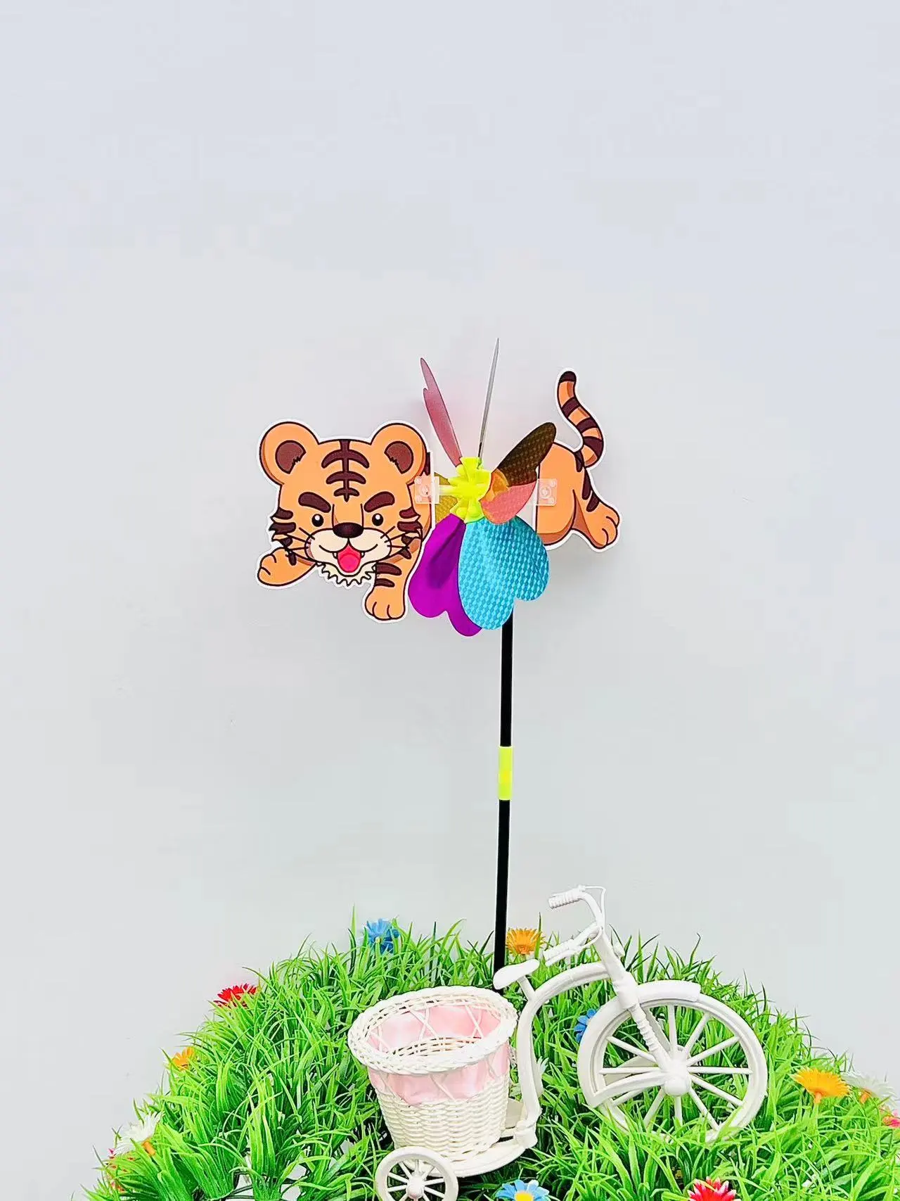 New cartoon animal three-dimensional seven-color sequined tail windmills, children's outdoor toys, festival gifts, park stalls detail image 5