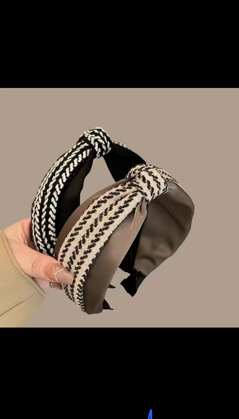 Coffee-colored hairpin, fashionable, simple and versatile, large shark clip at the back of the head, Korean hairpin headwear, hair clip wholesale 23