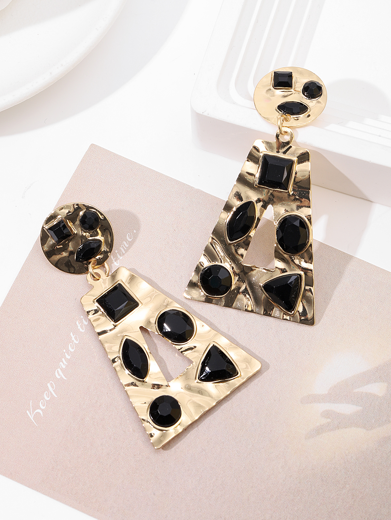 European and American exaggerated geometric pleated alloy diamond-encrusted earrings, retro style, popular street style colorful diamond women's earrings, cross-border details Picture