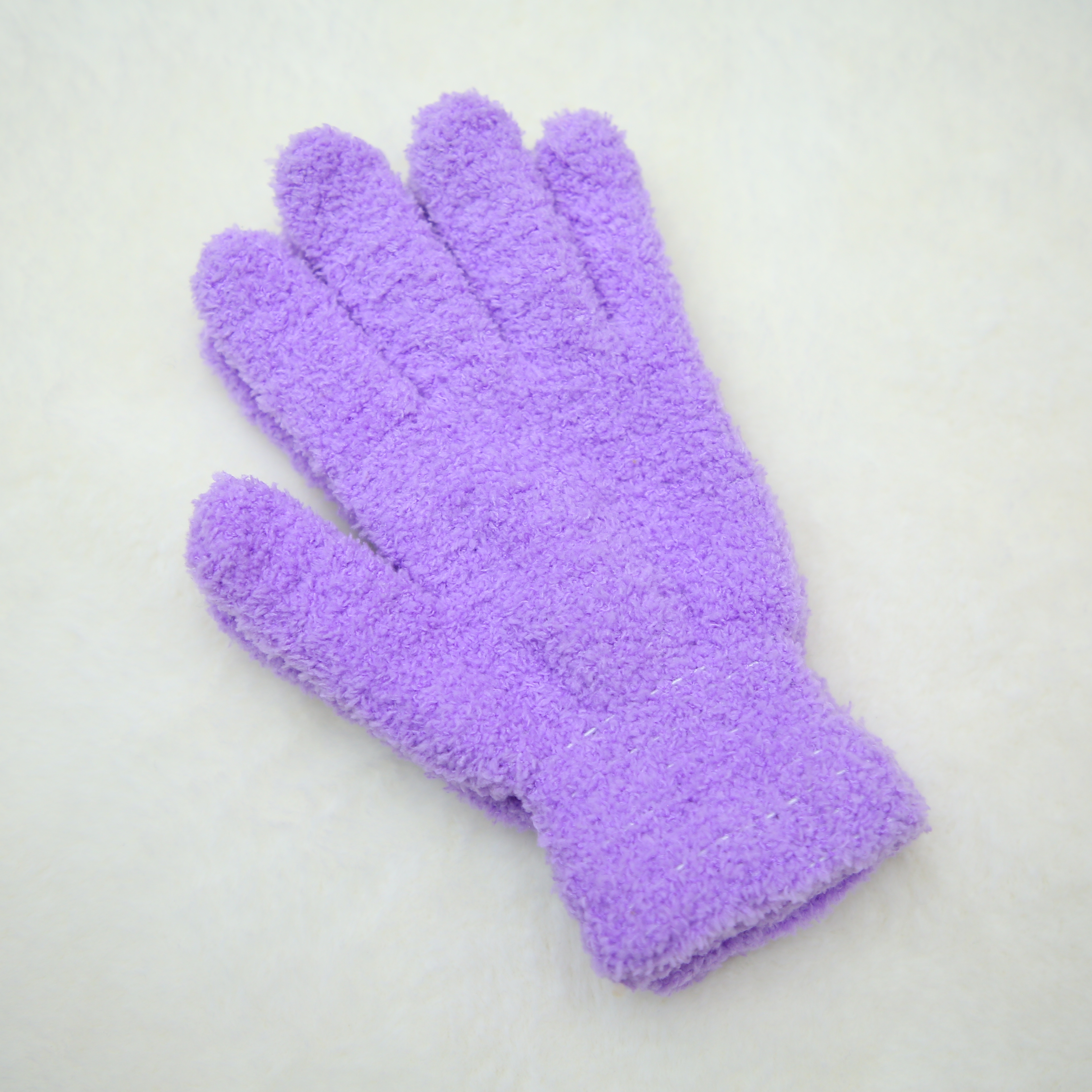 Wholesale of men's and women's winter fleece and thickened cold-proof cycling warm woolen horse knitted gloves Application Scenario