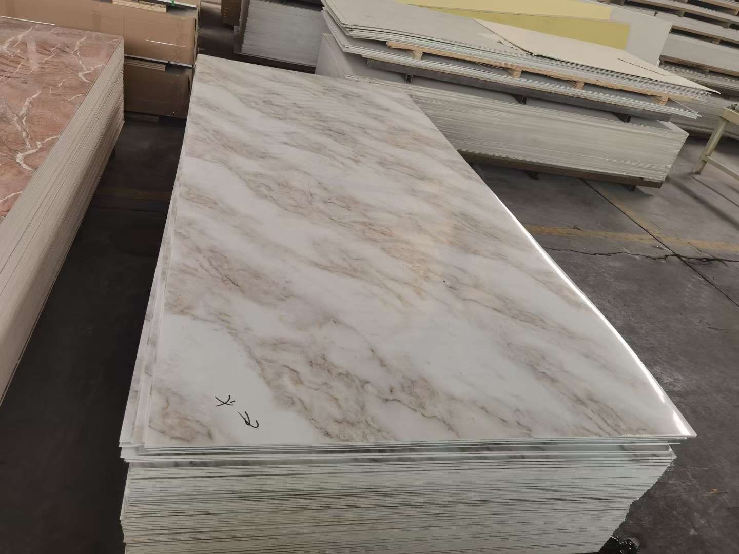 石塑UV板批发 免漆护墙板工程酒店装饰板材大理石光板仿大理石