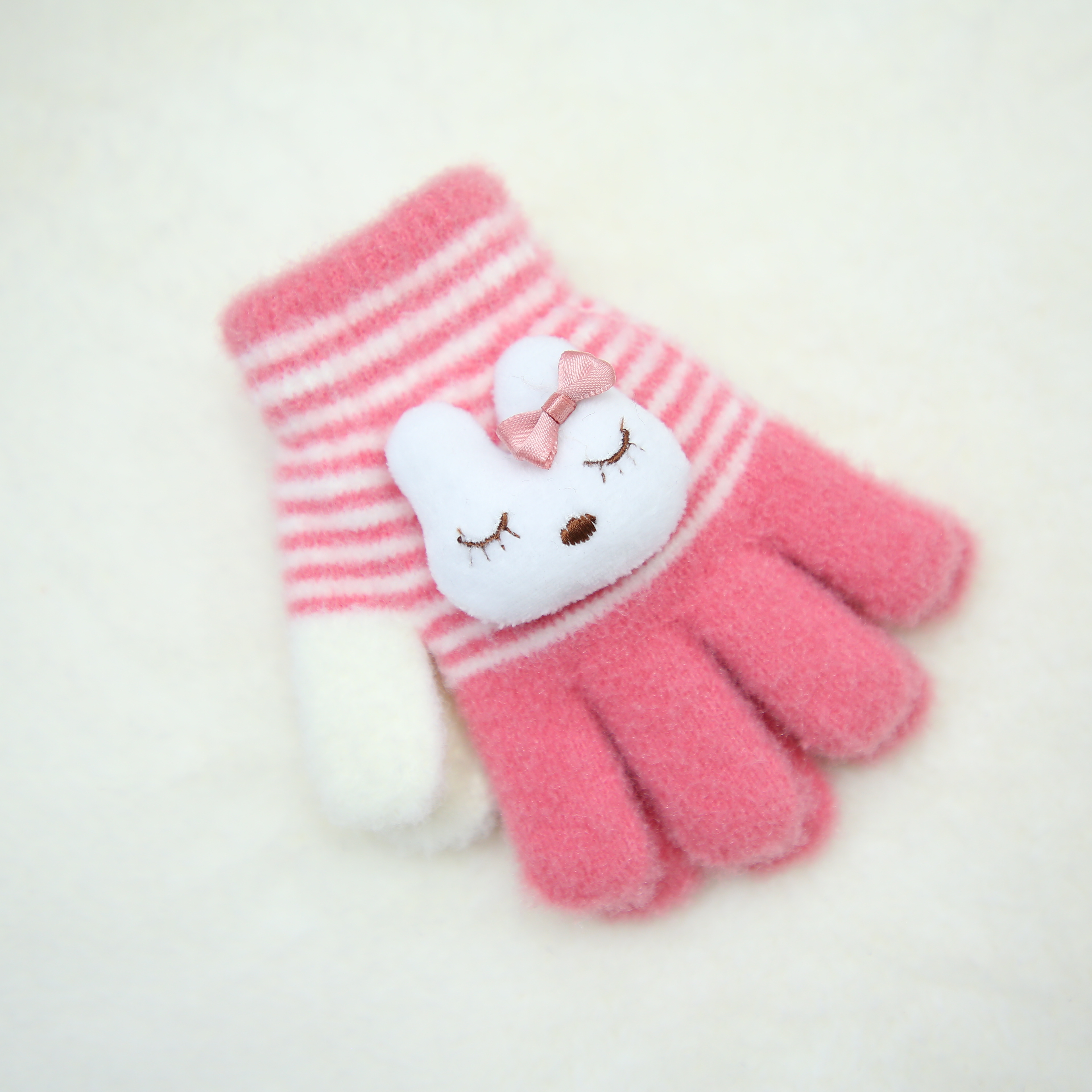 Men's and women's winter fleece and thickened gloves for cold protection, cycling warmth, 10-cent knitted gloves from Mahai, wholesale Application Scenario