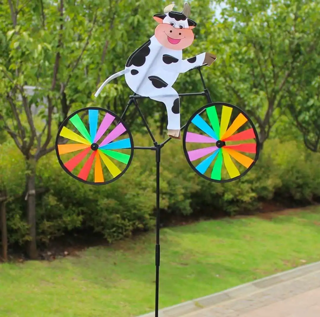 The street stall is selling popular three-dimensional bee, bike, animal, fabric windmill decorations, outdoor courtyard, and rotating children's toys detail image 7