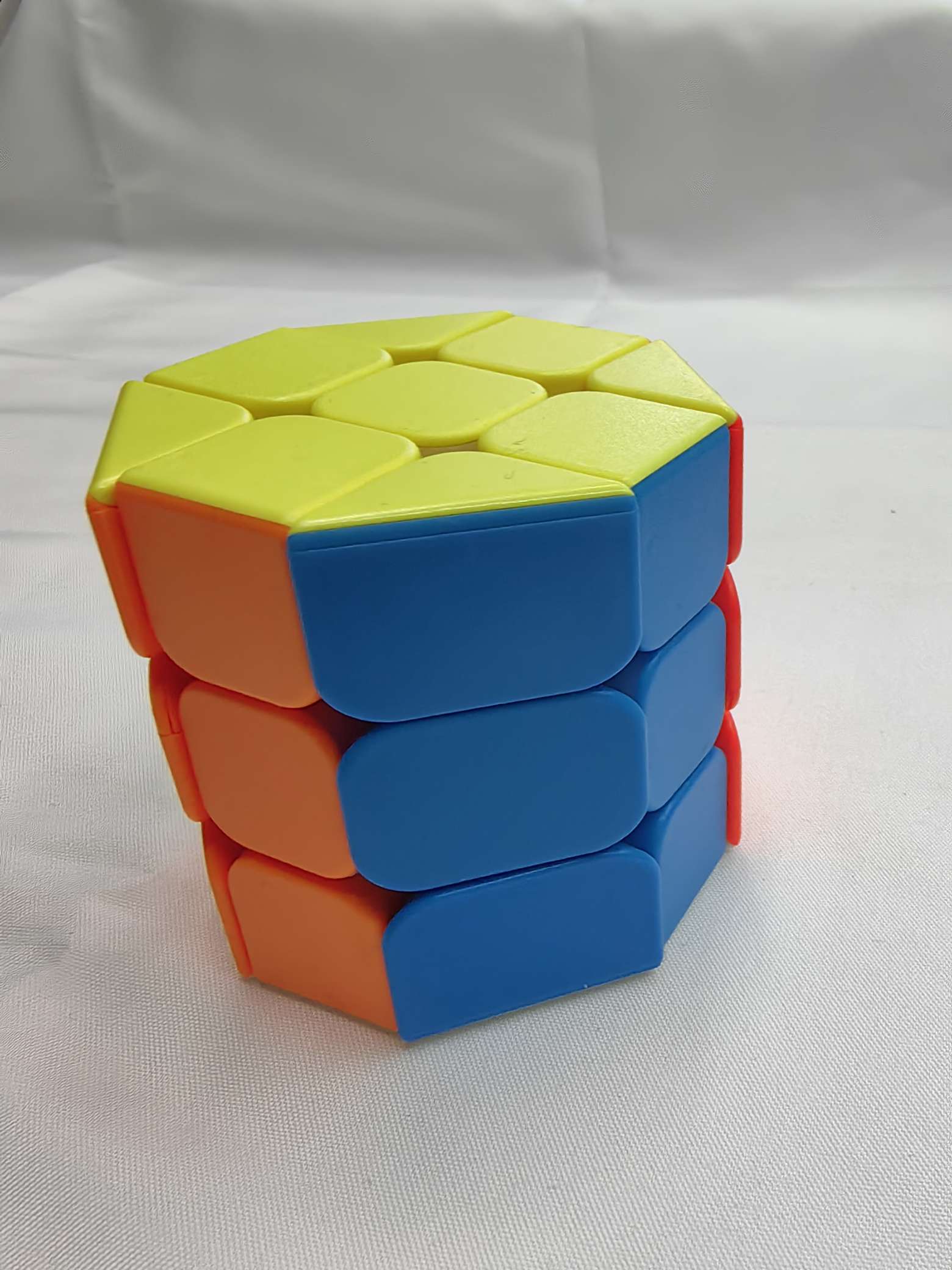           魔方圆柱三阶实色魔方