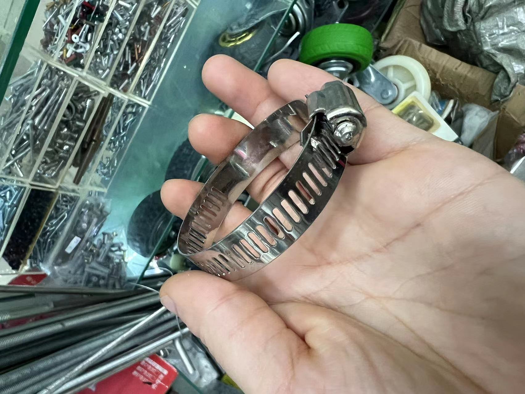 喉箍产品图