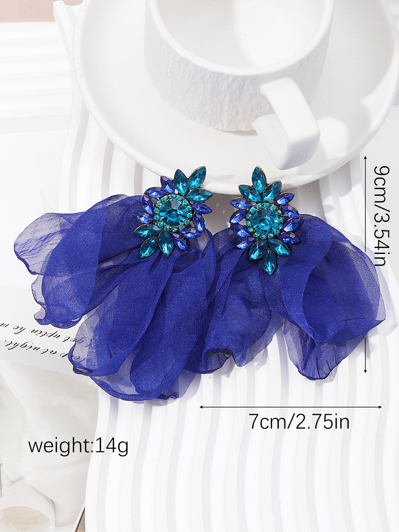 European and American Instagram influencer style, super ethereal chiffon mesh flower earrings, sweet and elegant, teardrop-shaped diamond-encrusted ladies' earrings Application Scenario