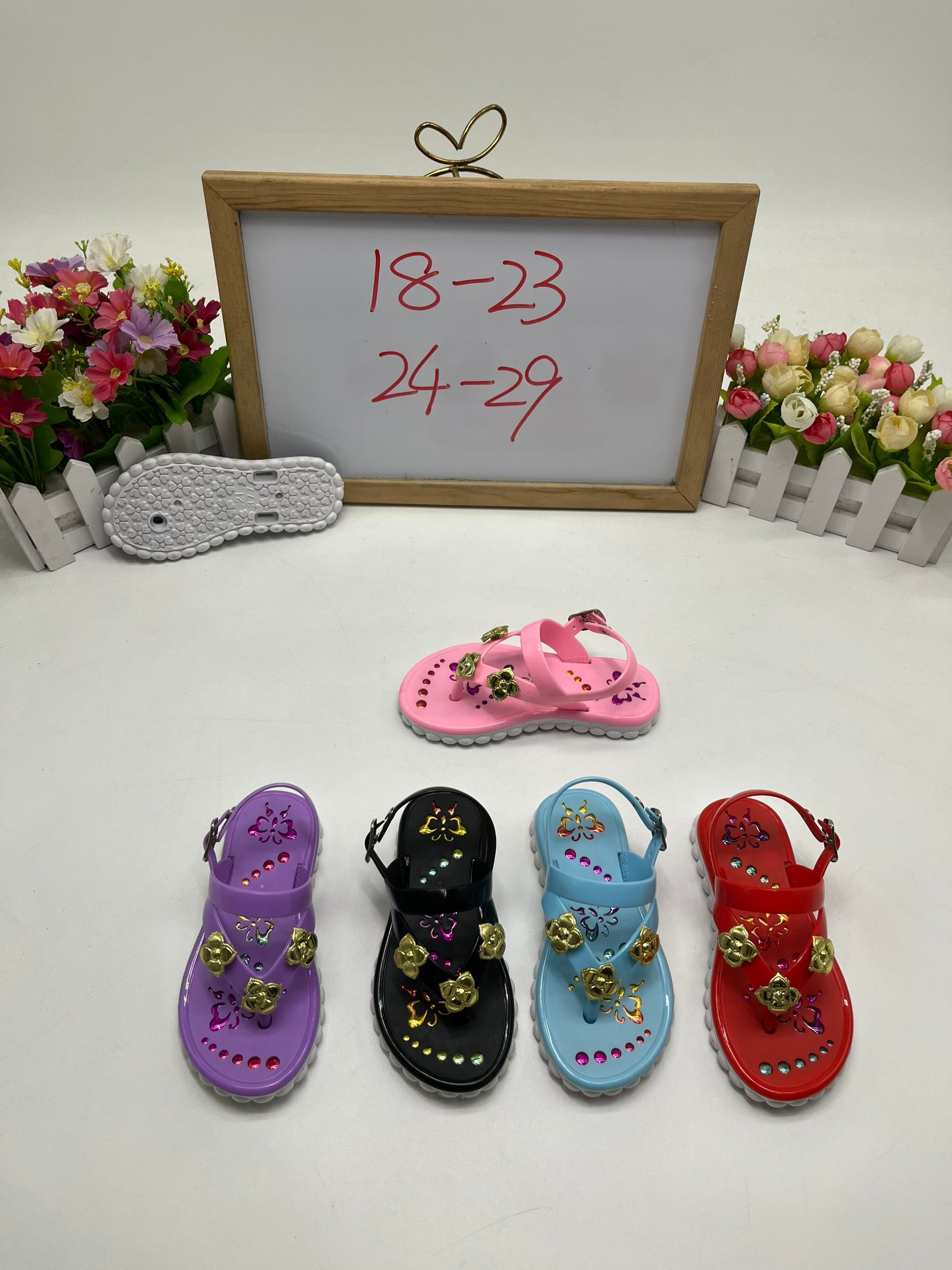 New soft-soled, flat-bottomed summer fashion decorative, versatile toe and heel sandals for both men and women, and beach sandals for foreign trade