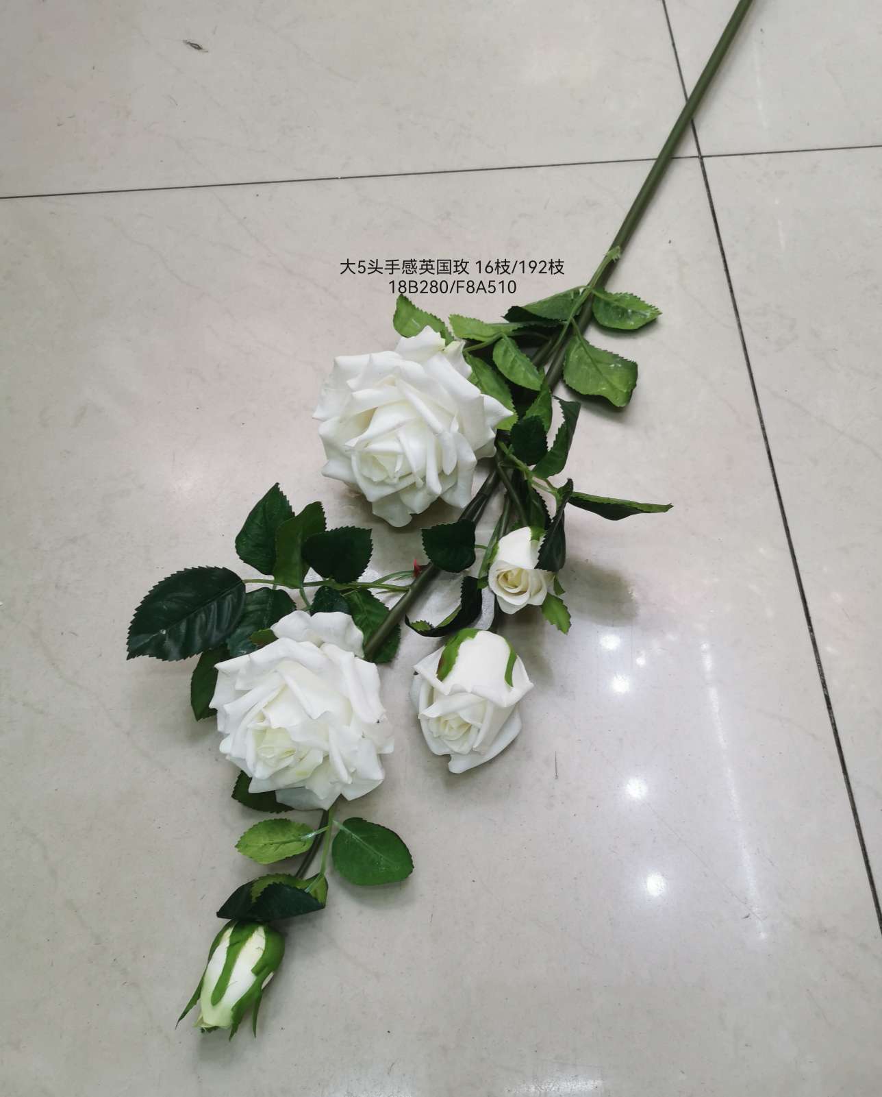 Hand-held moisturizing rose, 5-head single stem, high-end artificial flower arrangement, artistic flower, artificial flower, hand-held fabric, rubber fabric, hand-held fabric, fresh flower feel, rose artificial flower detail image 6