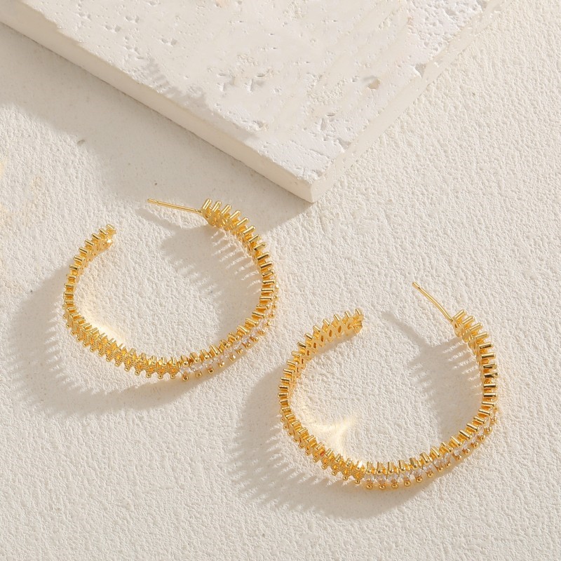 Hot-selling zircon geometric fashion earrings in Europe and America, light luxury style, European and American design sense, niche personality and temperament accessory wholesale detail image 6