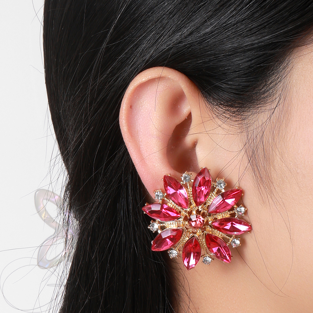 European and American vintage diamond-encrusted floral geometric earrings, retro and exaggerated design sense, niche fashion and high-end ladies' stud earrings