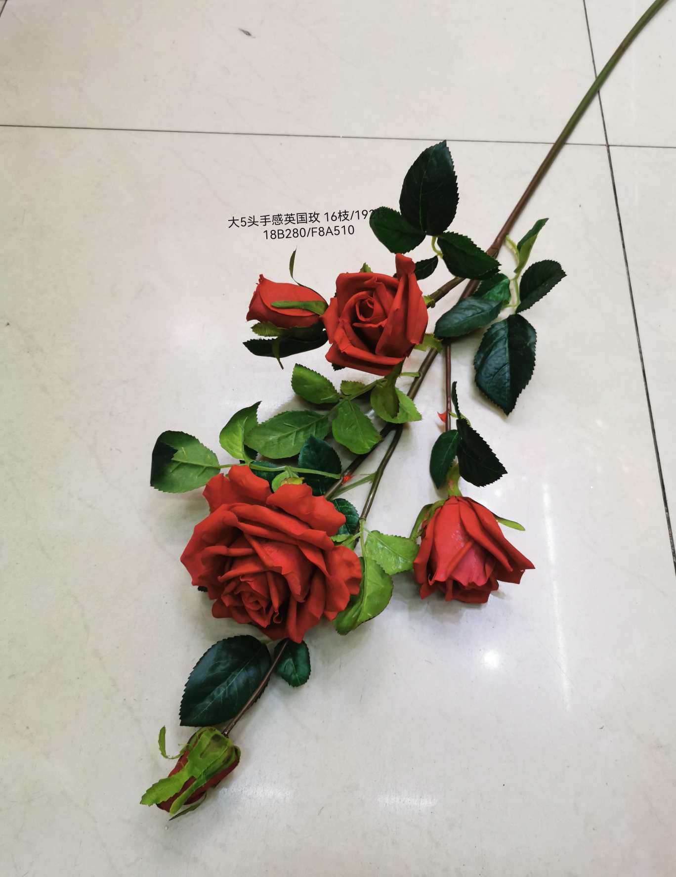 Hand-held moisturizing rose, 5-head single stem, high-end artificial flower arrangement, artistic flower, artificial flower, hand-held fabric, rubber fabric, hand-held fabric, fresh flower feel, rose artificial flower Specification image