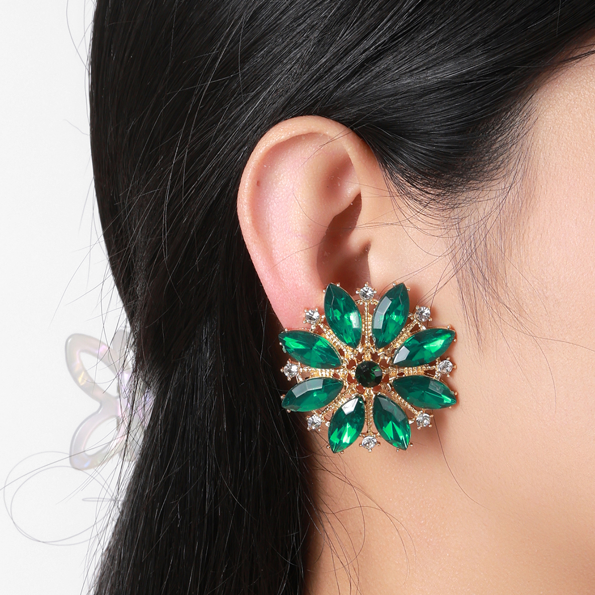 European and American vintage diamond-encrusted floral geometric earrings, retro and exaggerated design sense, niche fashion and high-end ladies' stud earrings Specification image