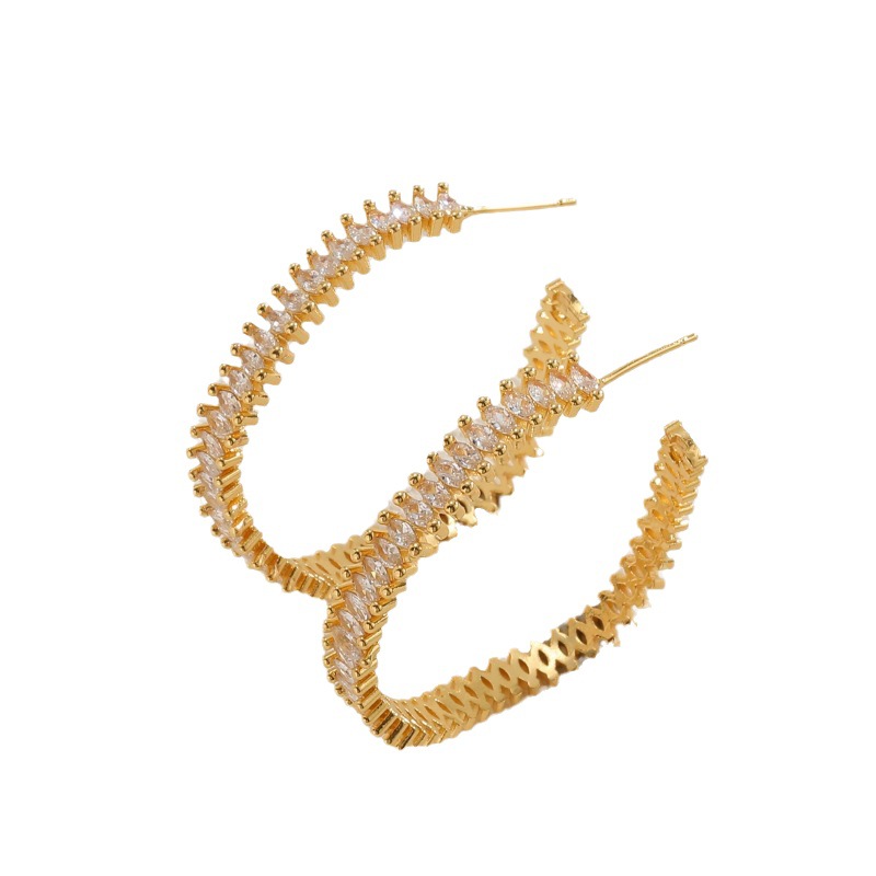 Hot-selling zircon geometric fashion earrings in Europe and America, light luxury style, European and American design sense, niche personality and temperament accessory wholesale detail image 7