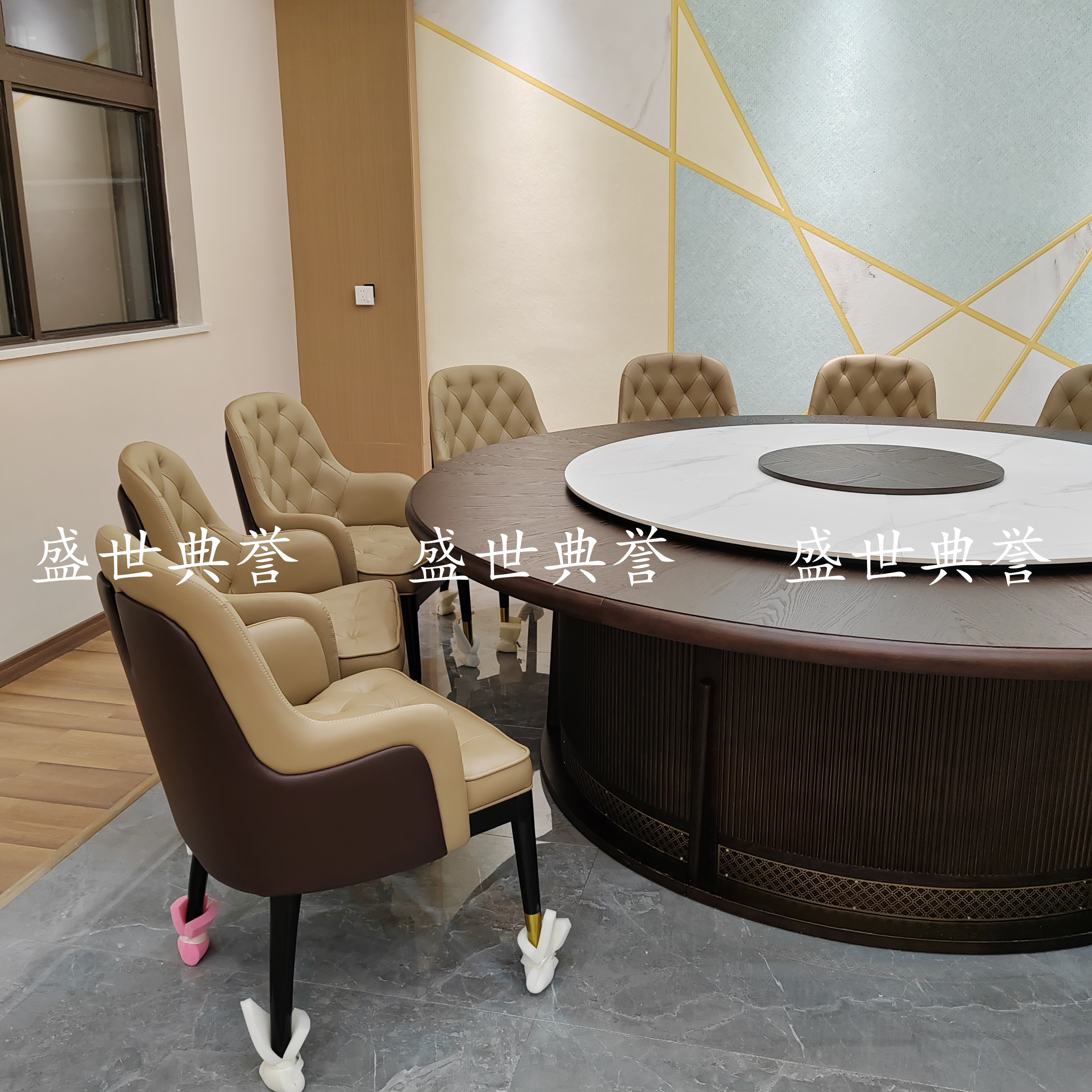 Jinghong five-star hotel solid wood electric dining tables and chairs, banquet center private rooms solid wood chairs, club light luxury Bentley chairs