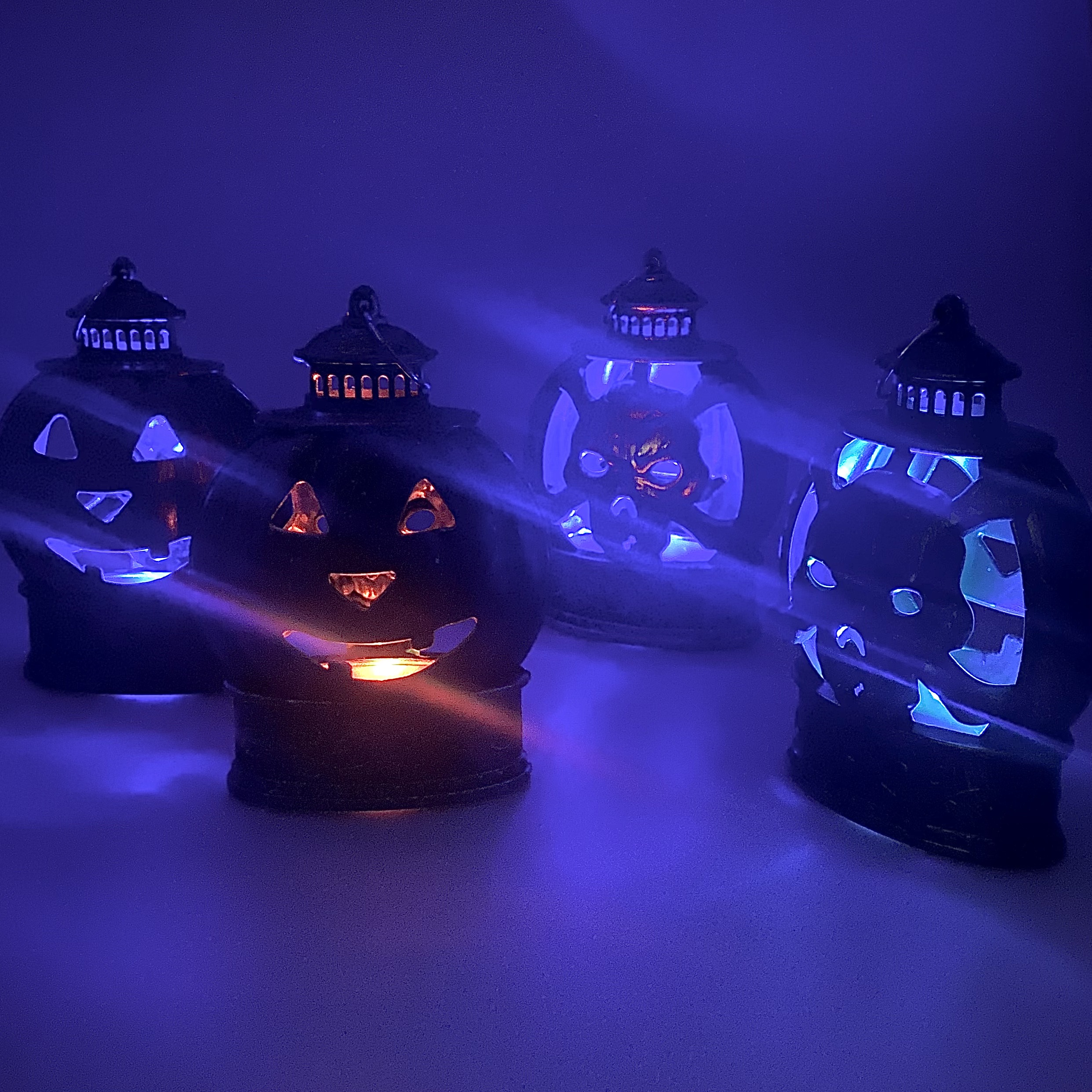 万圣节摆件/万圣节挂件/南瓜鬼头灯/金银两色/一面南瓜 一面鬼头/带挂环白底实物图