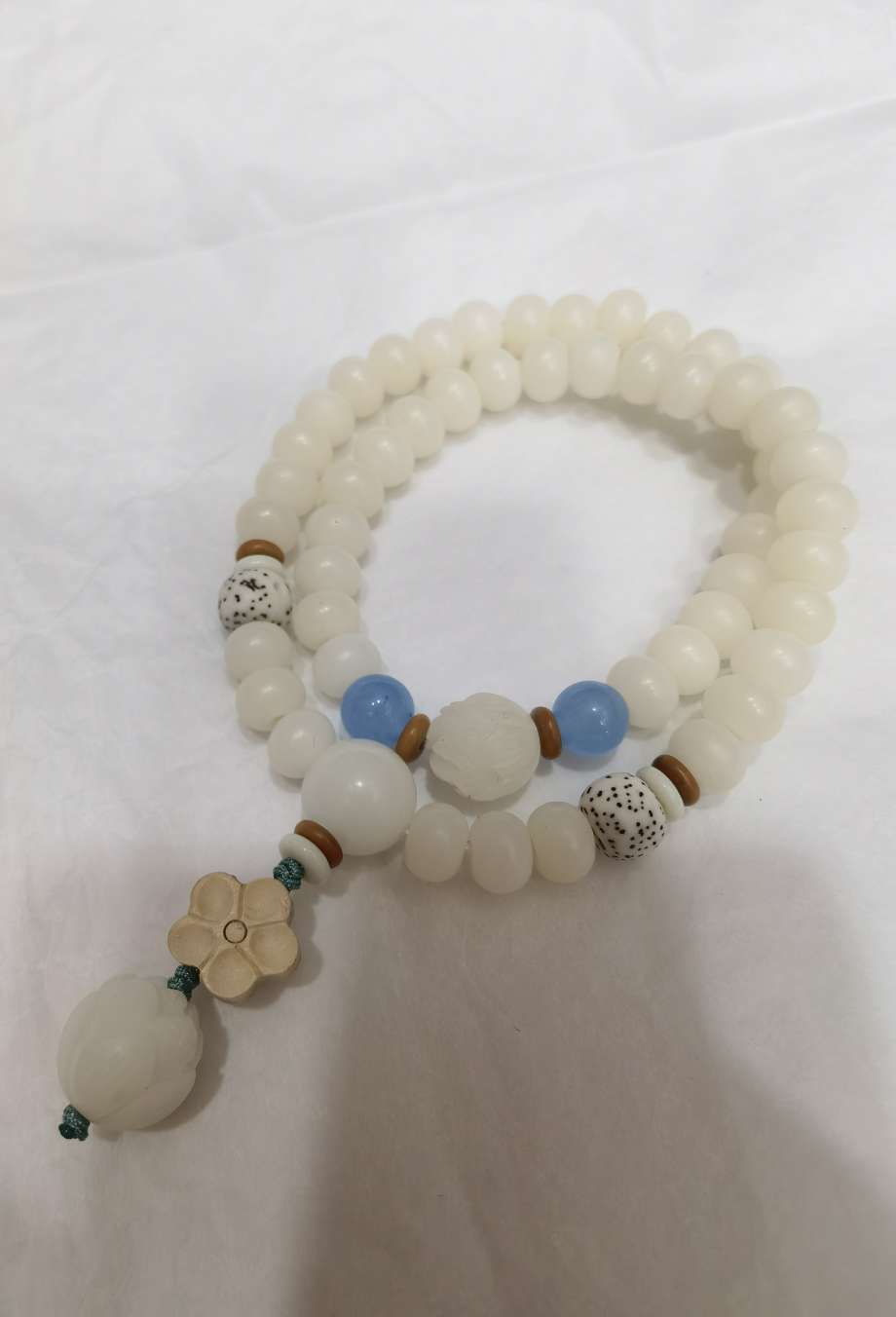 Bodhi Root Lotus Bracelet with double loops of Buddhist prayer beads