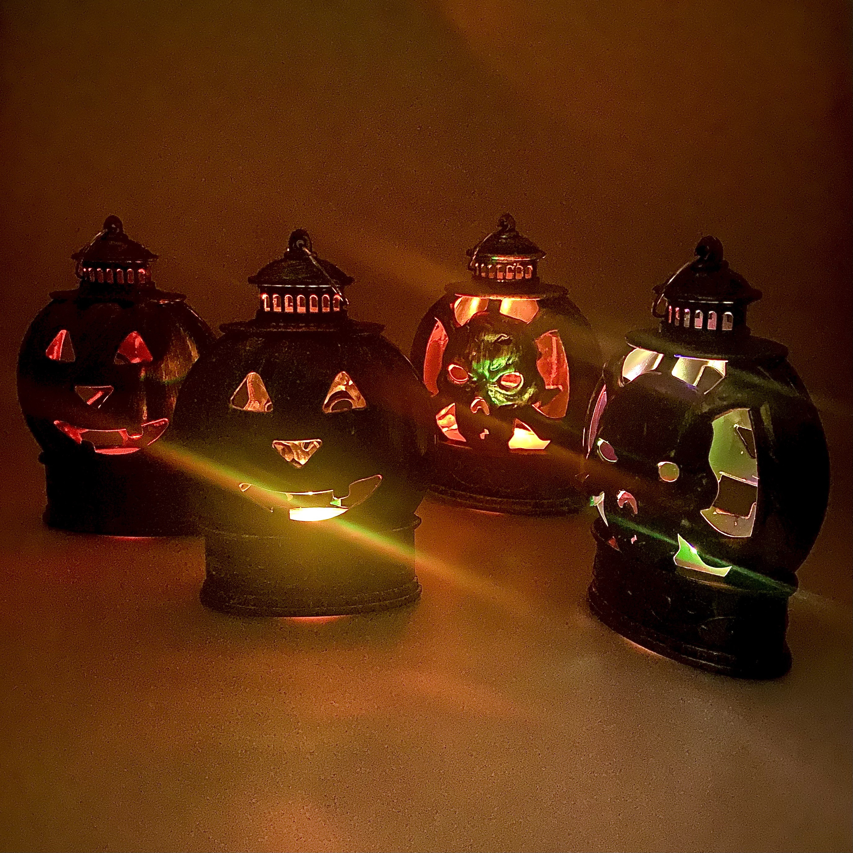 金银双色南瓜鬼头灯，一面南瓜一面鬼头，带挂环，摆件挂件两用详情10