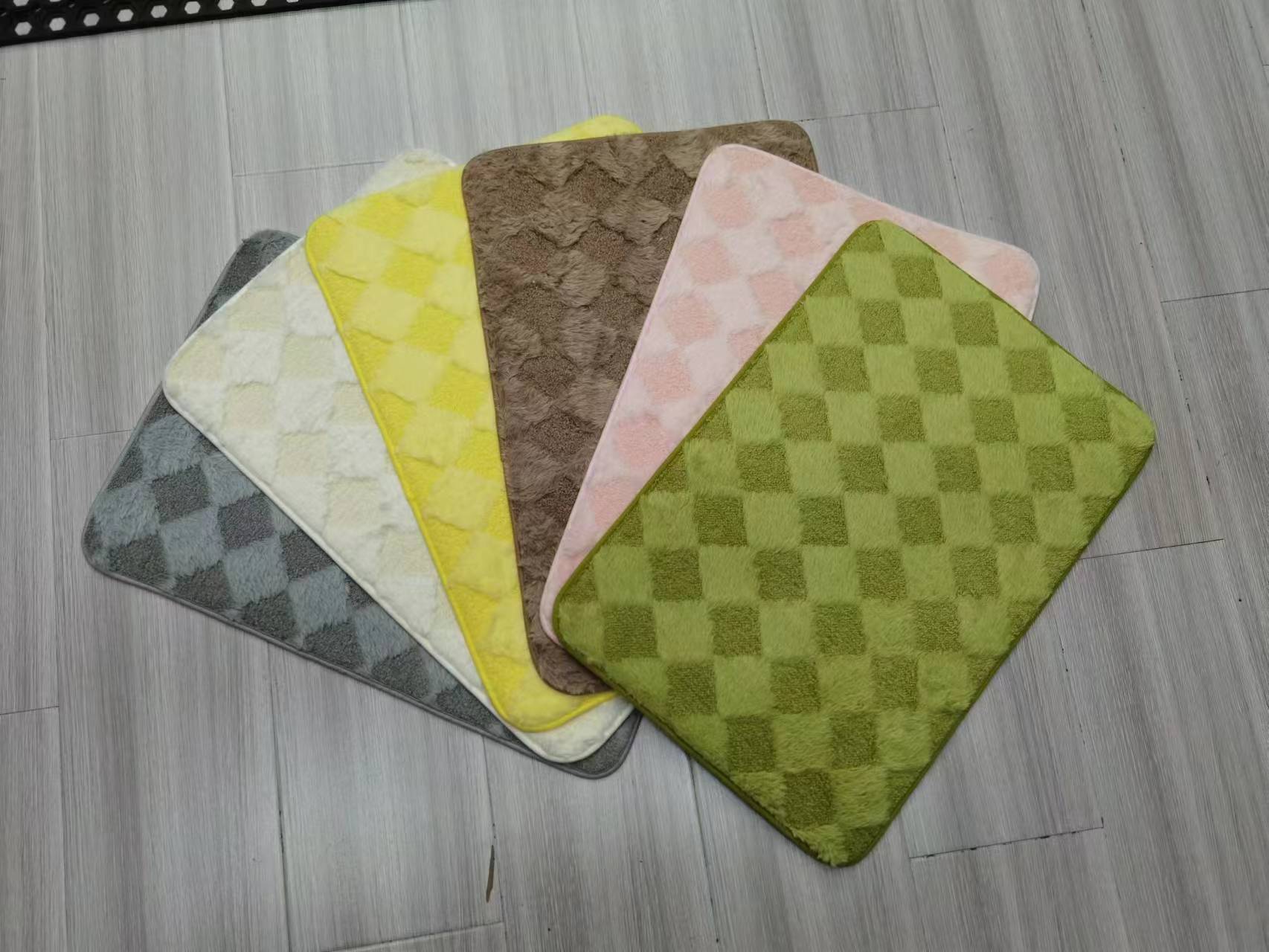 New Teddy plush checkered floor MATS, floor MATS, carpet door MATS, anti-slip home floor MATS, wholesale absorbent checkered floor MATS, available in multiple colors for mixing, good product quality, size 40*60CM full figure