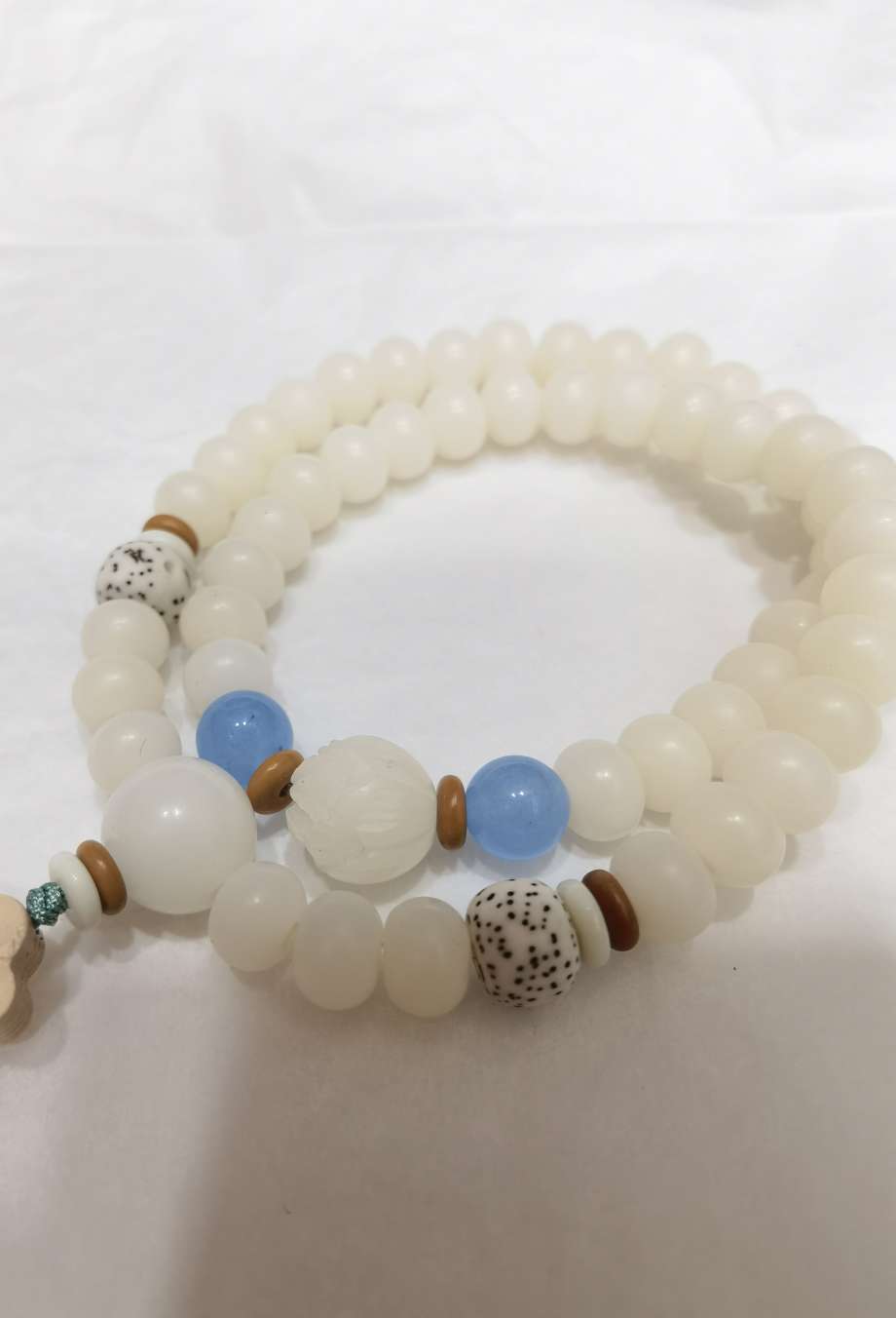 Bodhi Root Lotus Bracelet with double loops of Buddhist prayer beads detail image 6