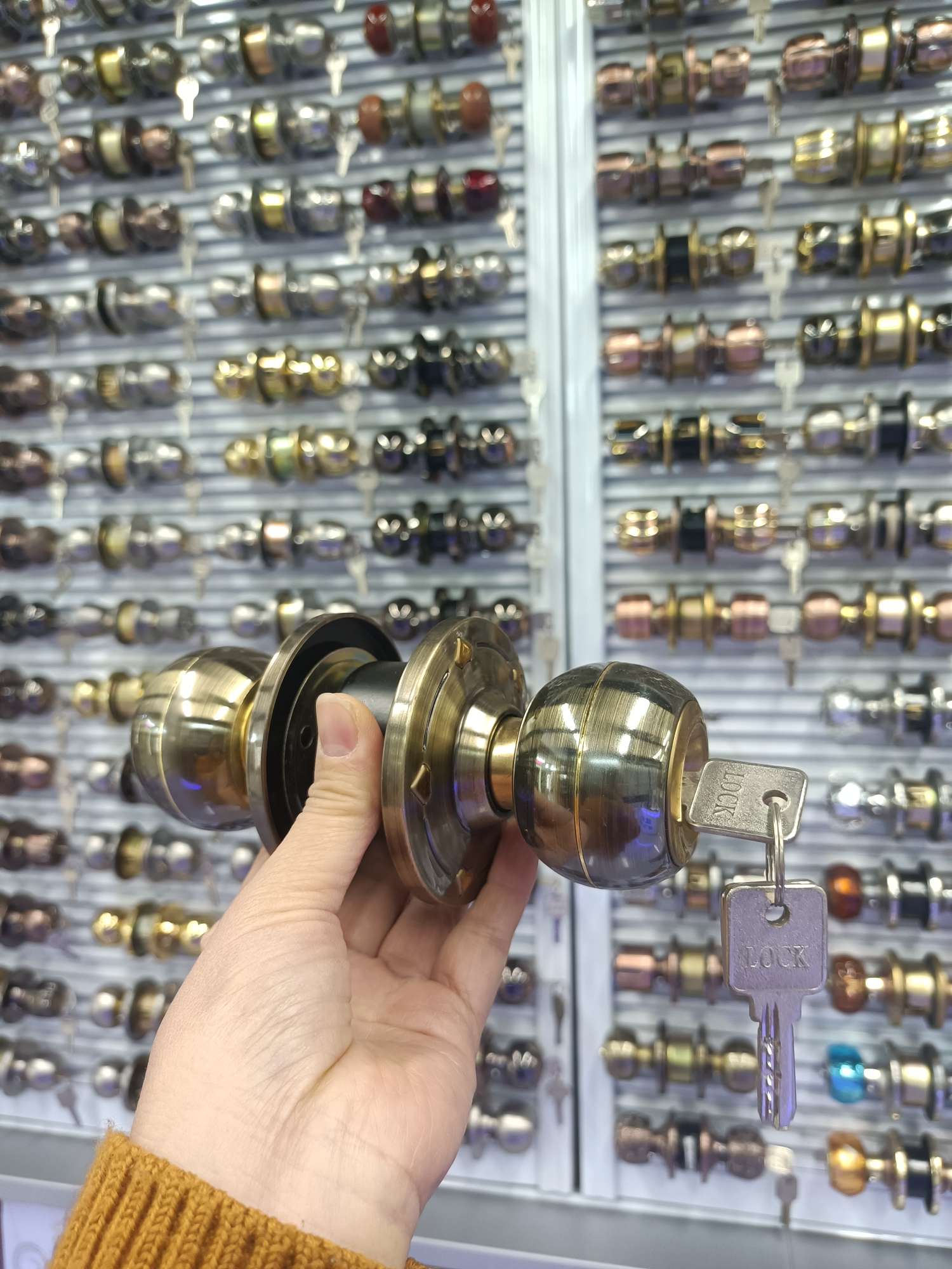 Ball Door Lock 1
