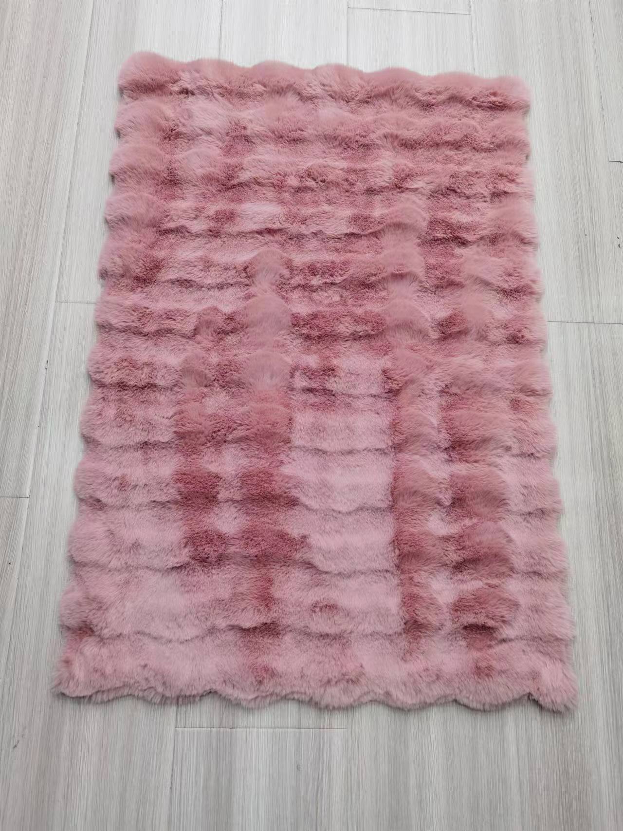 The new imitation rabbit fur bubble velvet carpet, floor mat, foot mat, living room blanket, bedside blanket, bay window blanket, and indoor blanket are of high quality. The fabric is comfortable and soft, available in multiple colors, and the size is 60*90CM full figure