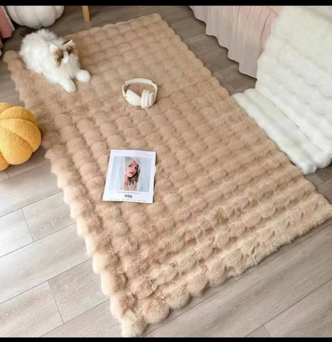 The new imitation rabbit fur bubble velvet carpet, floor mat, foot mat, living room blanket, bedside blanket, bay window blanket, and indoor blanket are of high quality. The fabric is comfortable and soft, available in multiple colors, and the size is 60*90CM details Picture