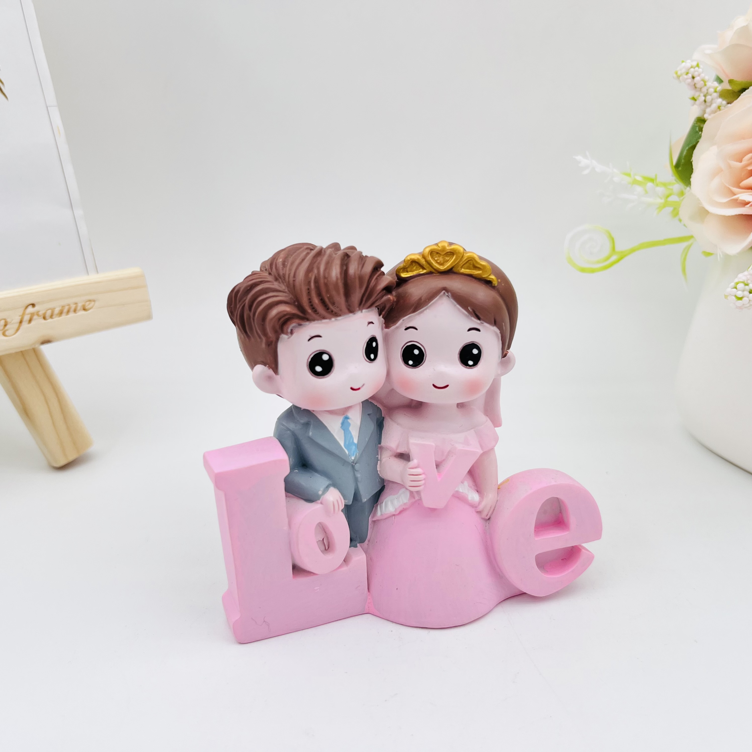 婚庆LOVE小情侣摆件情人节礼物家居摆件树脂工艺品