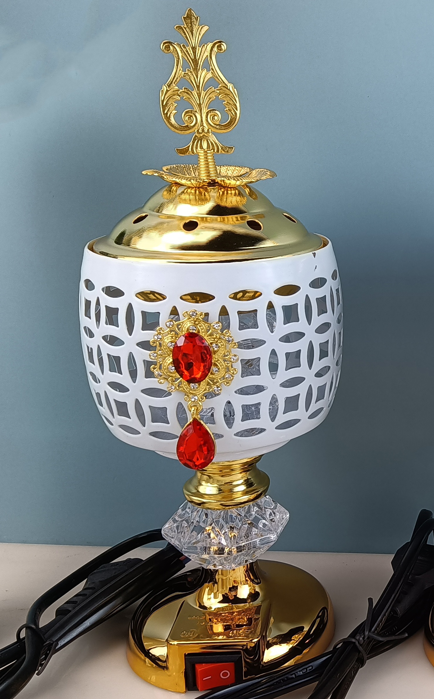 New metal pendant hollowed-out electric incense burner Middle Eastern craft electric incense burner Specification image