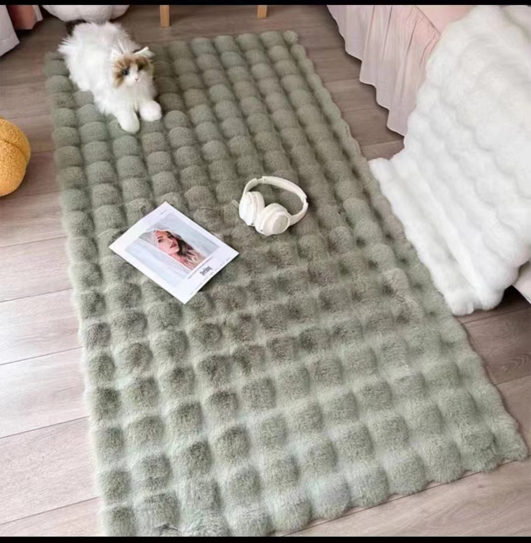 The new imitation rabbit fur bubble velvet carpet, floor mat, foot mat, living room blanket, bedside blanket, bay window blanket, and indoor blanket are of high quality. The fabric is comfortable and soft, available in multiple colors, and the size is 60*90CM Specification drawing