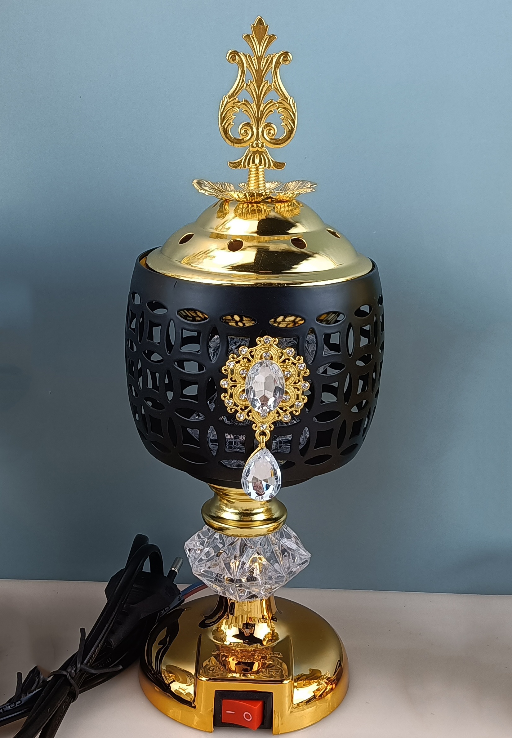 New metal pendant hollowed-out electric incense burner Middle Eastern craft electric incense burner details Picture