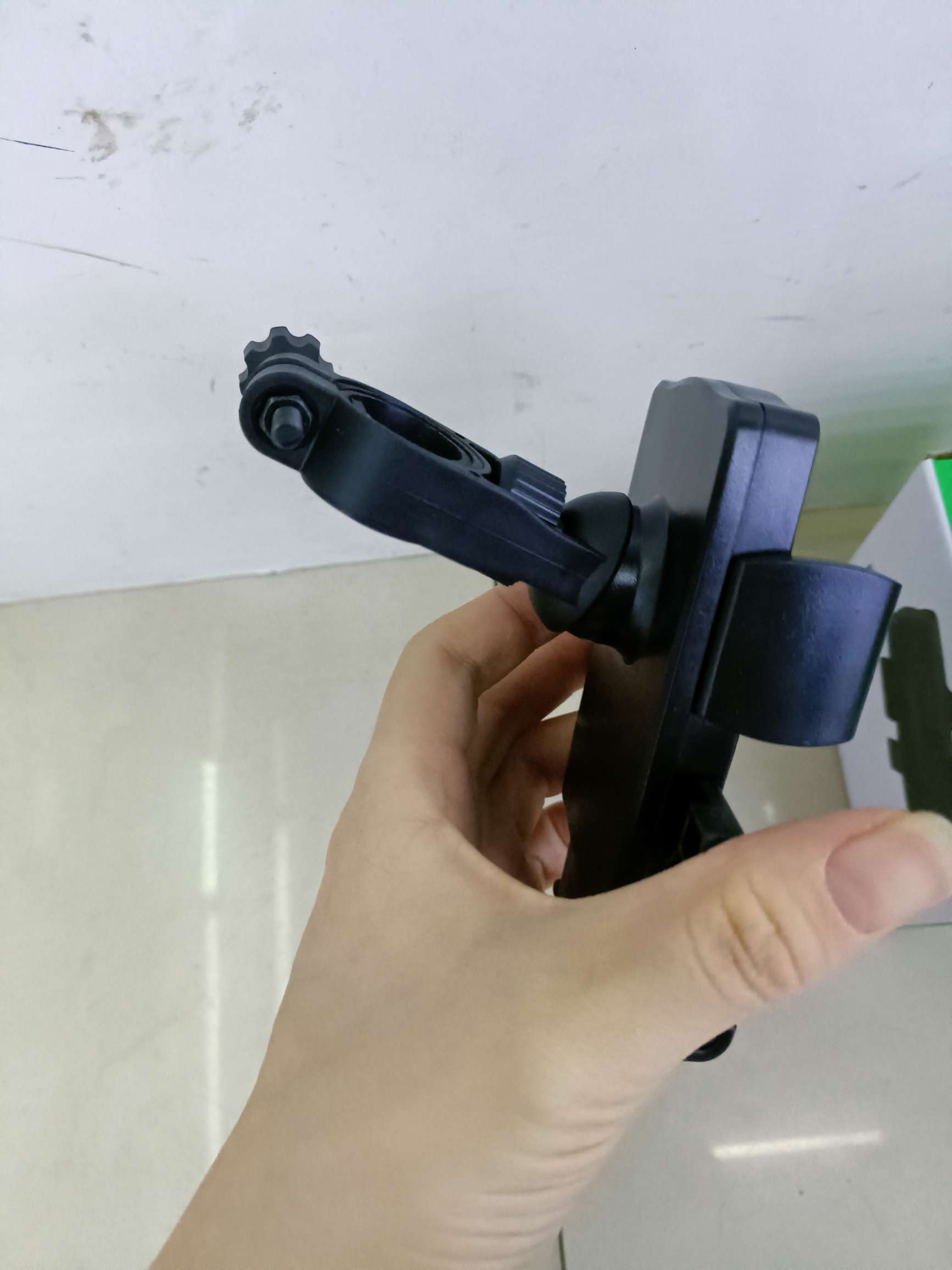 Two-claw mobile phone stand Handlebar bike bike stand Rear view mirror motorcycle electric bike stand S1027 Specification drawing