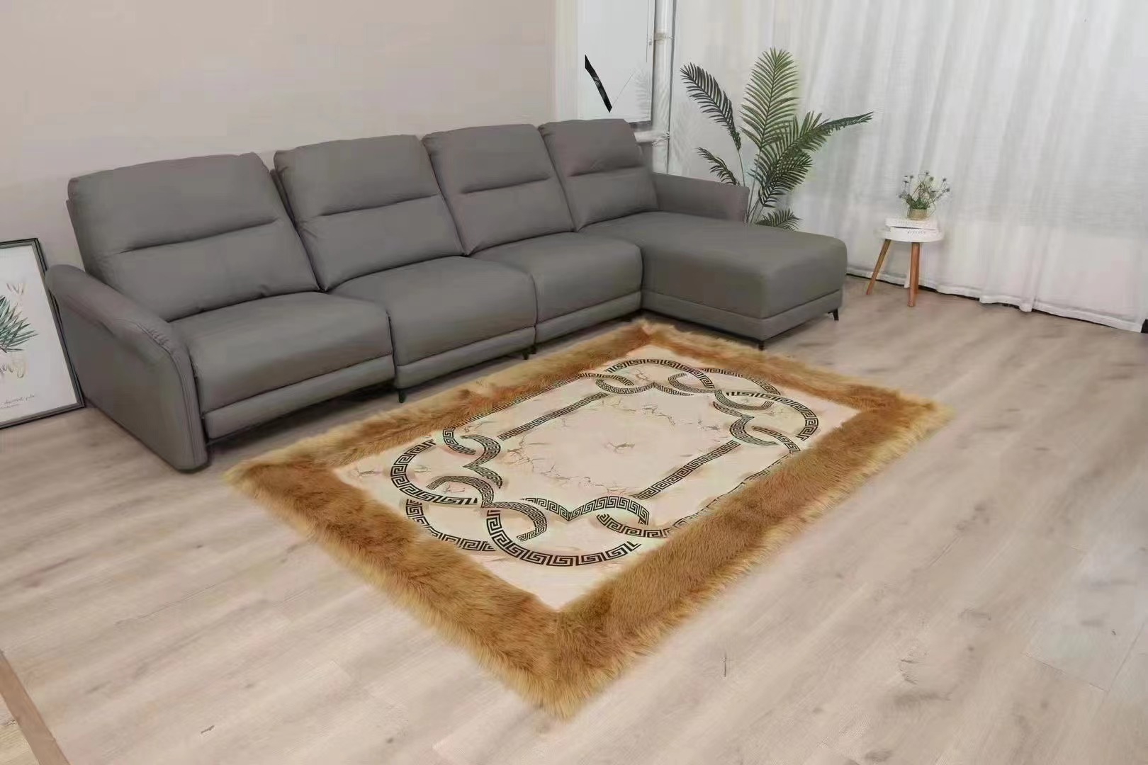 The new imitation wool spliced floor mat carpet, living room carpet, bedside carpet, foot mat, door mat, anti-slip mat and indoor carpet are of good quality. The fabric is comfortable, soft, hard and anti-slip. It comes in multiple colors and dimensions of 60*90CM Item Picture