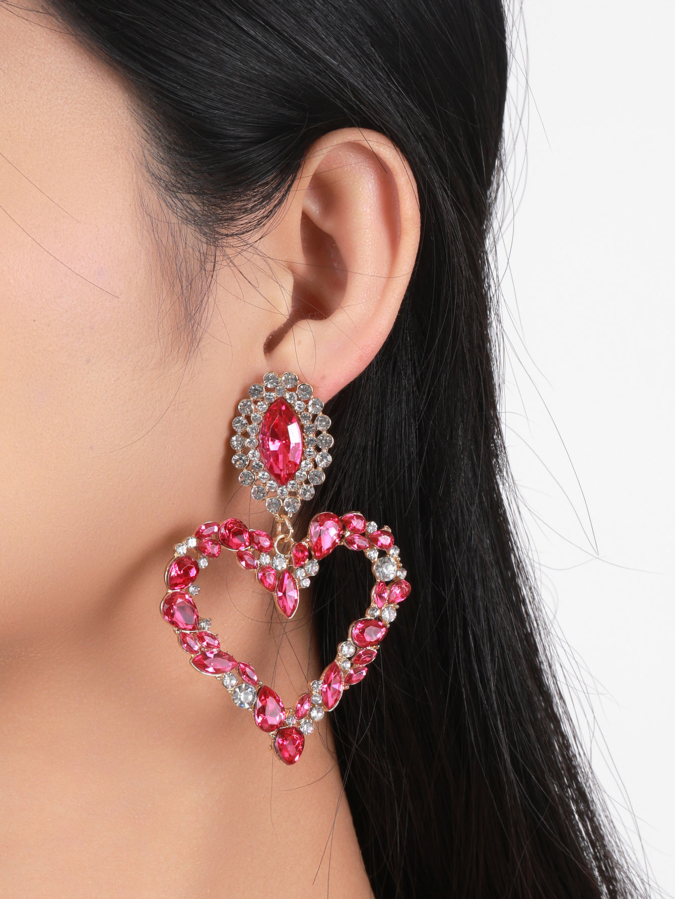 European and American fashion colored diamond series heart-shaped alloy diamond-encrusted rhinestone glass diamond trendy girls exaggerated earrings ladies' stud earrings Application Scenario