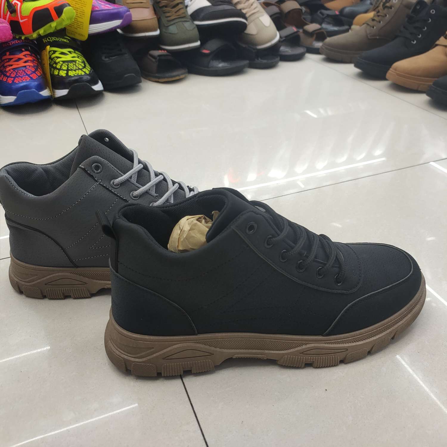 男士马丁靴新品上市！超值特价，限时抢购，不买你绝对会后悔！赠品等你拿！