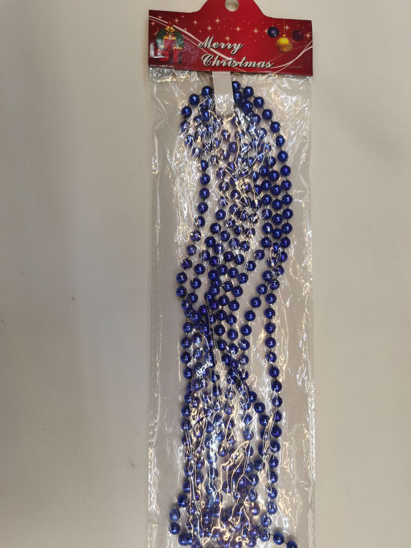 Christmas decorative bead chain bag packaging, 8mm 1.8m / 2.7m. Colors: gold, silver, red, blue, green, rose red. Complete sizes available. Colors can be mixed or packaged separately Application Scenario