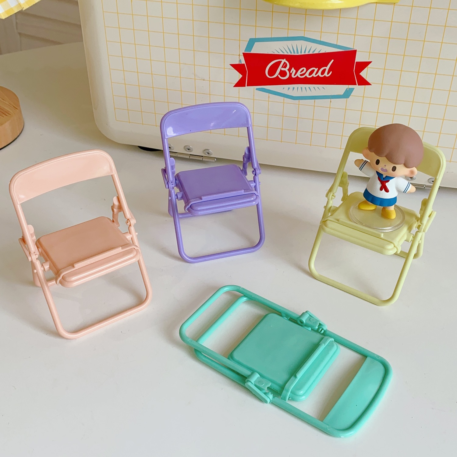 Cute little chair mobile phone stand creative desktop mobile phone stand foldable live TV watch lazy people chasing props 667 Specification drawing