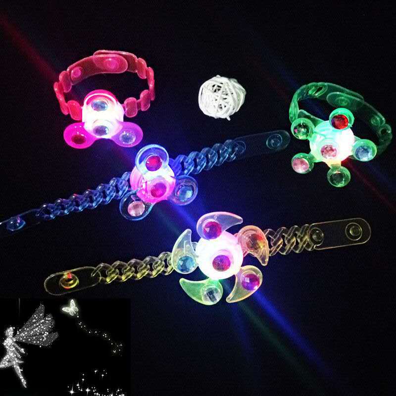 Children's luminous toy Gyroscope bracelet Flashing gyroscope bracelet novelty toy children's stall explosion gyroscope toy 378 Application Scenario