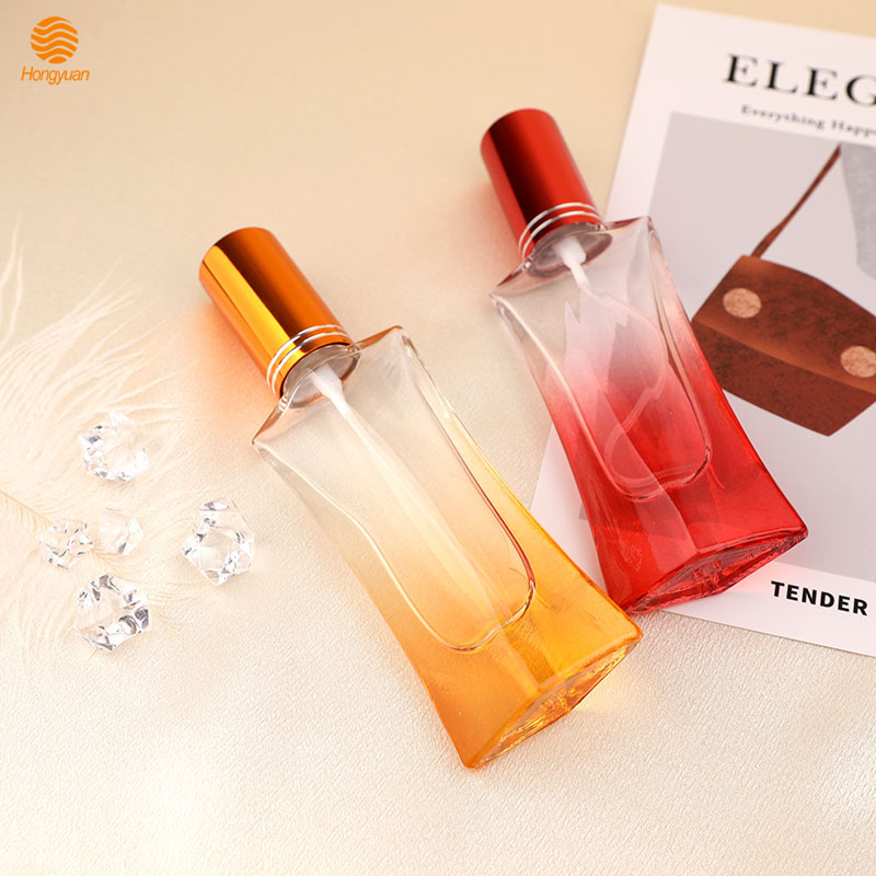 Factory wholesale of best-selling spray-colored gradient glass perfume bottles, lightweight and portable portioning bottles, high-end transparent perfume bottles Item Picture